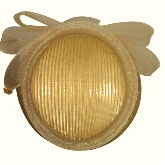 Vintage Elegant Gold Women's Hat - Picture 5 of 6